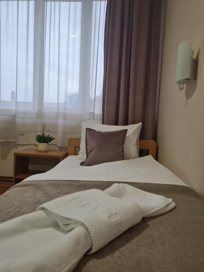 Garni Hotel Alma Pirot Ngoại thất bức ảnh