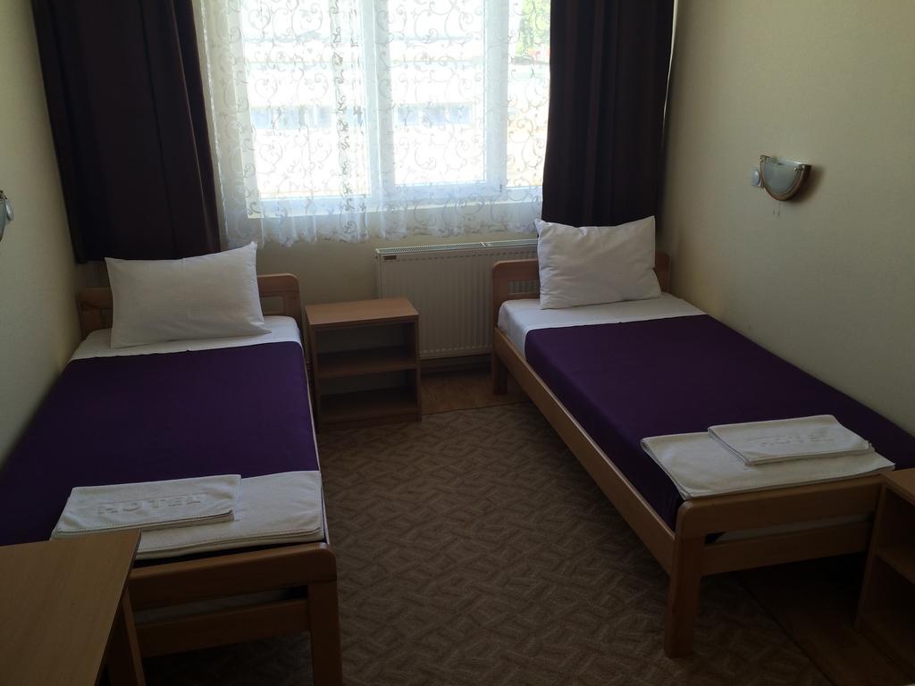 Garni Hotel Alma Pirot Phòng bức ảnh