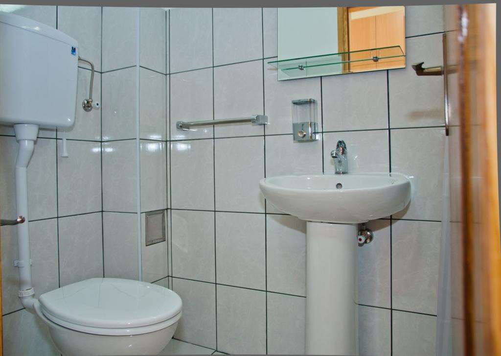Garni Hotel Alma Pirot Phòng bức ảnh