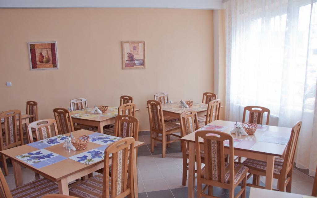 Garni Hotel Alma Pirot Ngoại thất bức ảnh