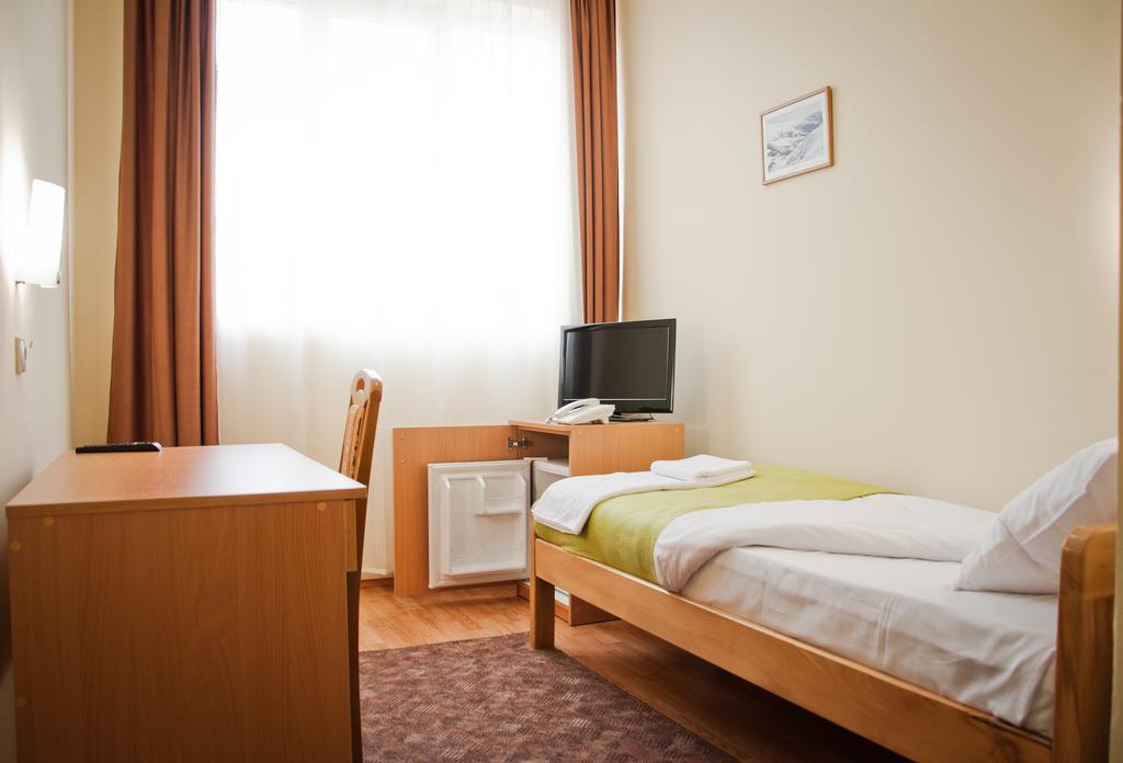 Garni Hotel Alma Pirot Phòng bức ảnh