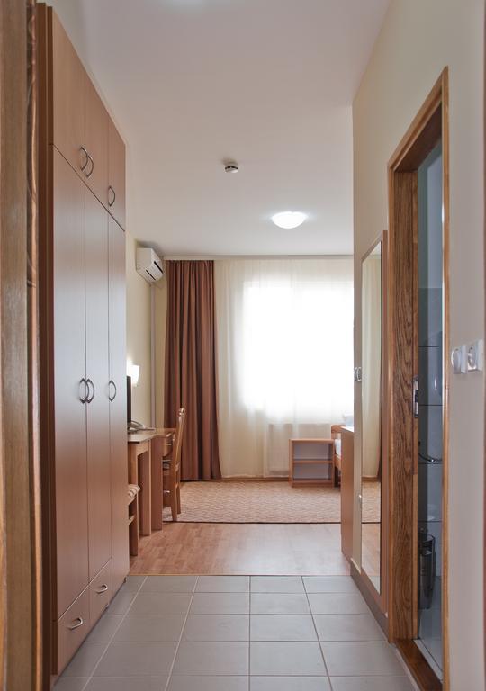 Garni Hotel Alma Pirot Ngoại thất bức ảnh